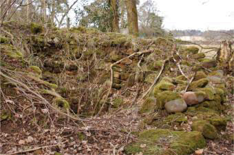 Small pot kiln, Wennington Weir, with burnt stone faces